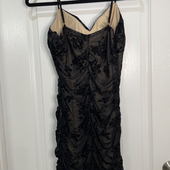 black bodycon dress with floral detailing - Picture 8 of 8